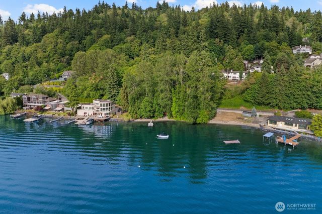 1642 204th Avenue NE, Sammamish, WA 98074