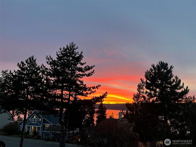 1642 204th Avenue NE, Sammamish, WA 98074