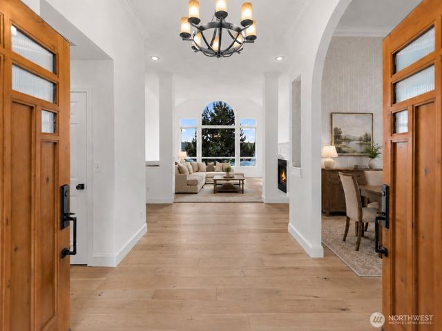 1642 204th Avenue NE, Sammamish, WA 98074