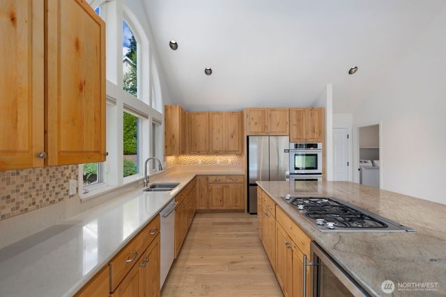 1642 204th Avenue NE, Sammamish, WA 98074