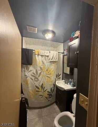 286 N 6Th St, Prospect Park Boro, NJ 07508