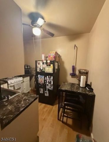 286 N 6Th St, Prospect Park Boro, NJ 07508