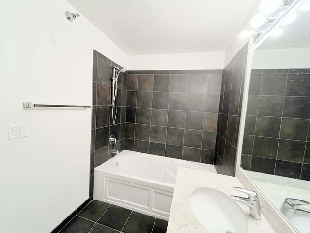 235 W Van Buren Street 2908, Chicago, IL 60607