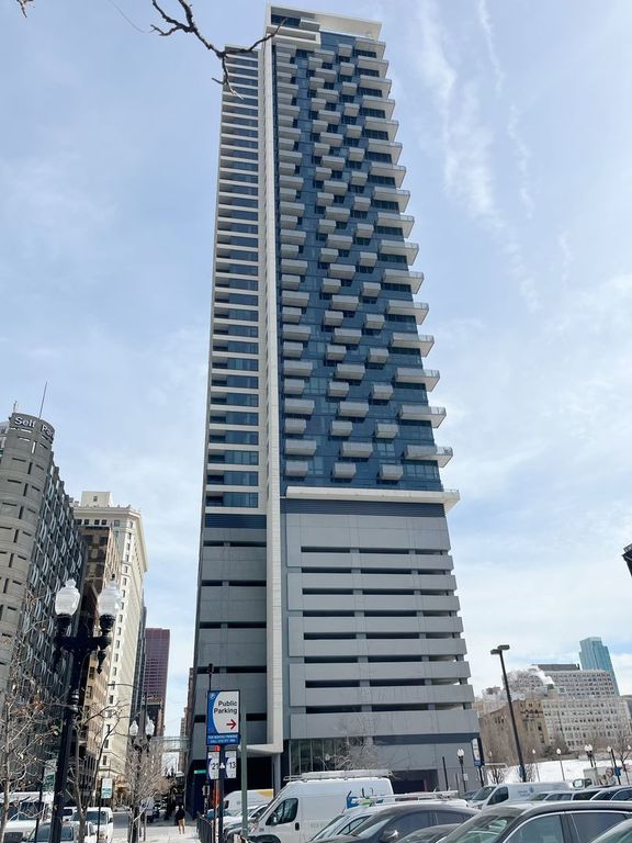 235 W Van Buren Street 2908, Chicago, IL 60607