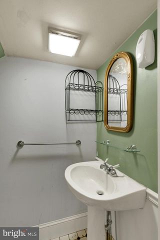 209 W SUNSET AVE, Greensboro, MD 21639