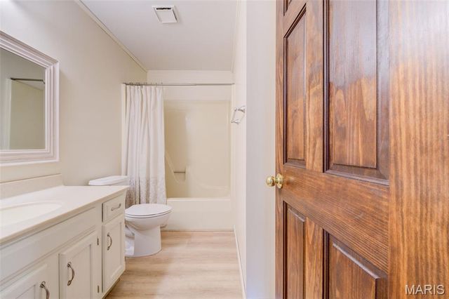 6 Misty Hollow Court, St Charles, MO 63303