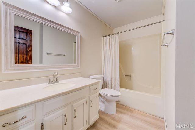 6 Misty Hollow Court, St Charles, MO 63303