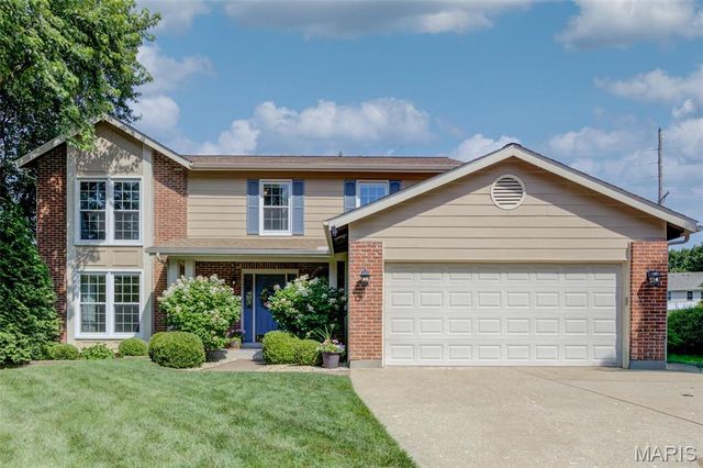 6 Misty Hollow Court, St Charles, MO 63303