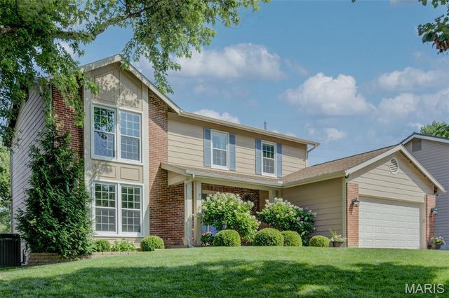 6 Misty Hollow Court, St Charles, MO 63303
