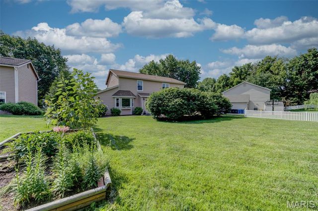 6 Misty Hollow Court, St Charles, MO 63303