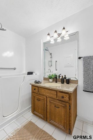 4952 Dumfries Circle, Bellevue, NE 68157