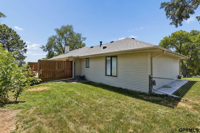 4952 Dumfries Circle, Bellevue, NE 68157