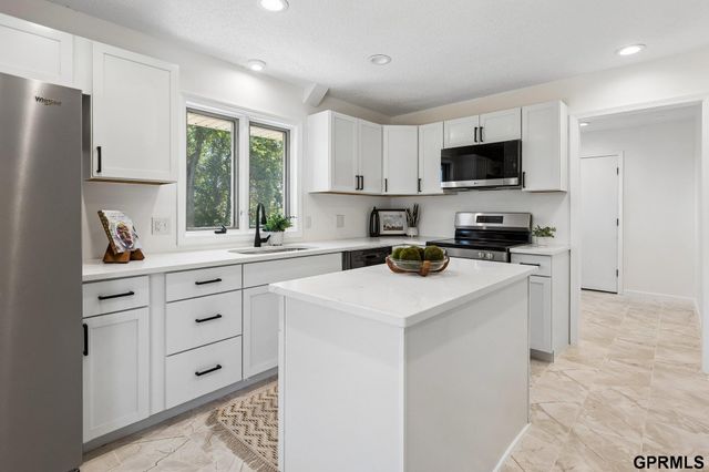 4952 Dumfries Circle, Bellevue, NE 68157