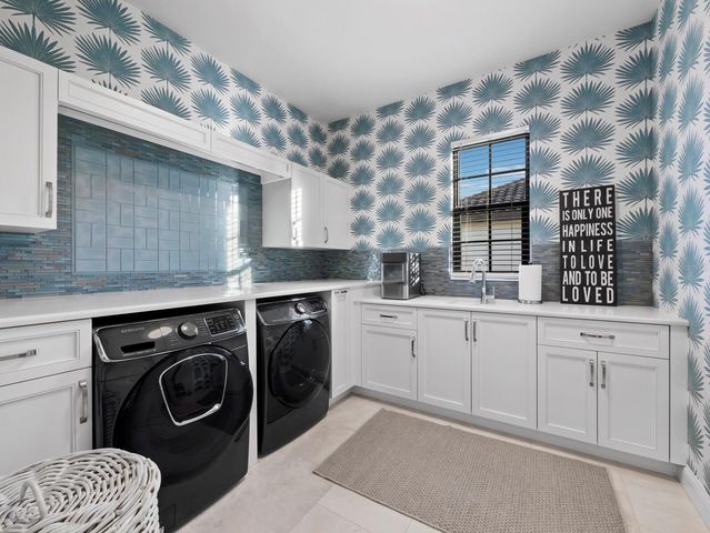 3525 FOUNDERS CLUB DRIVE, Sarasota, FL 34240