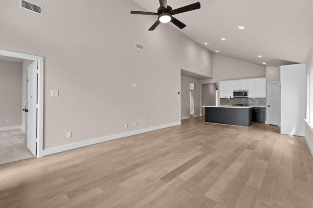 5210 Getty Lane, Iowa Colony, TX 77583