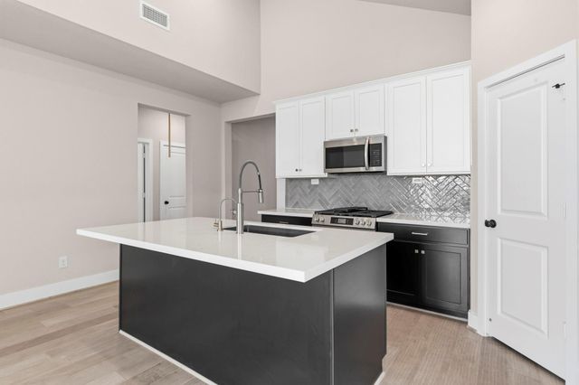 5210 Getty Lane, Iowa Colony, TX 77583
