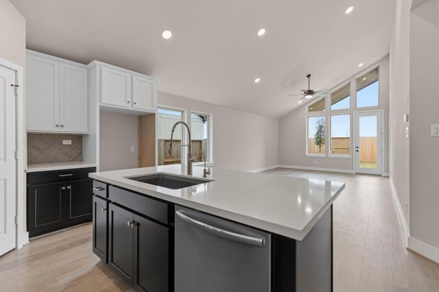 5210 Getty Lane, Iowa Colony, TX 77583