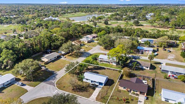 2075 7th Court SW, Vero Beach, FL 32962