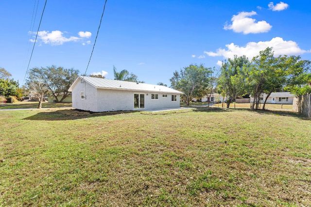 2075 7th Court SW, Vero Beach, FL 32962