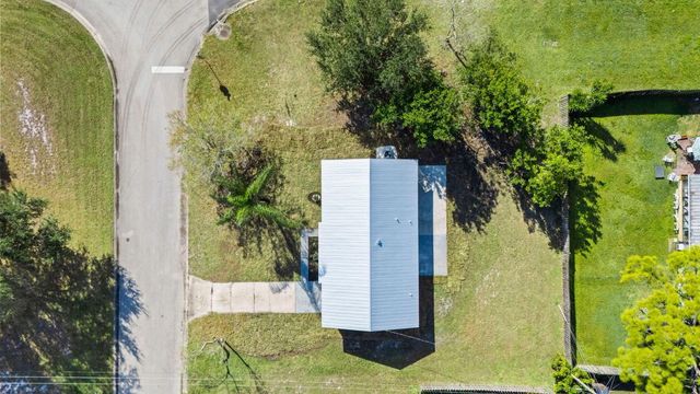 2075 7th Court SW, Vero Beach, FL 32962