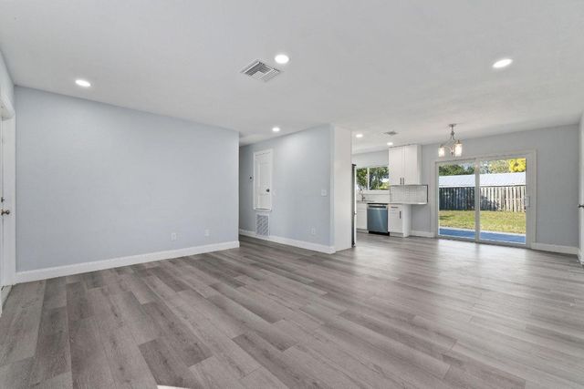 2075 7th Court SW, Vero Beach, FL 32962