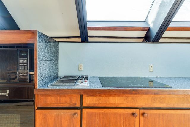 1947 E Marion Rd, Wichita, KS 67216