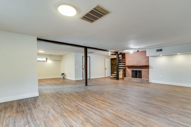 1947 E Marion Rd, Wichita, KS 67216