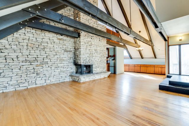 1947 E Marion Rd, Wichita, KS 67216