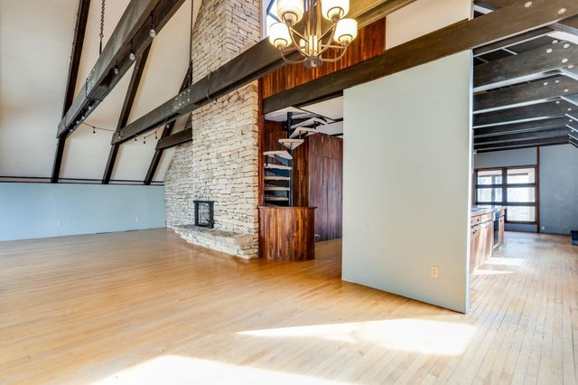 1947 E Marion Rd, Wichita, KS 67216