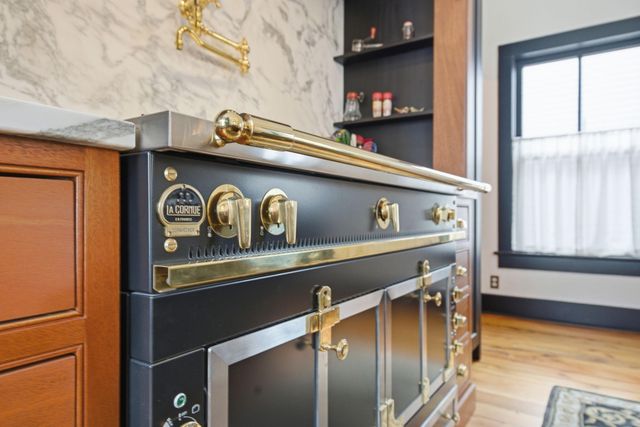 53 Irvine Park, Saint Paul, MN 55102