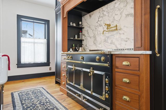 53 Irvine Park, Saint Paul, MN 55102