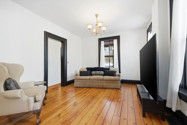 53 Irvine Park, Saint Paul, MN 55102