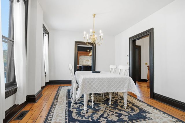 53 Irvine Park, Saint Paul, MN 55102