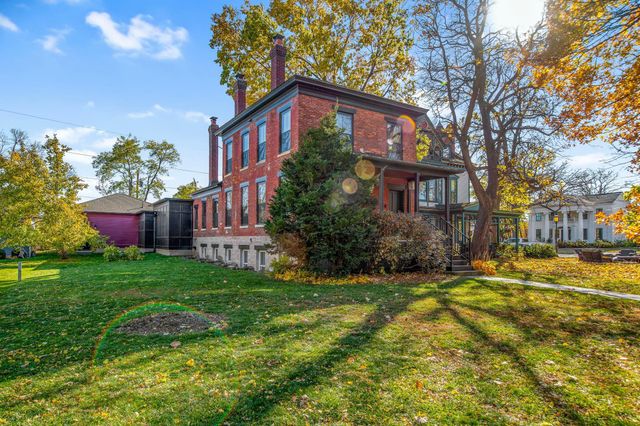 53 Irvine Park, Saint Paul, MN 55102