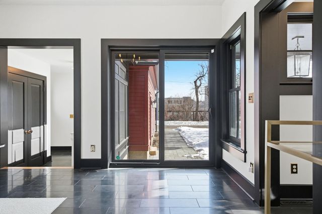 53 Irvine Park, Saint Paul, MN 55102