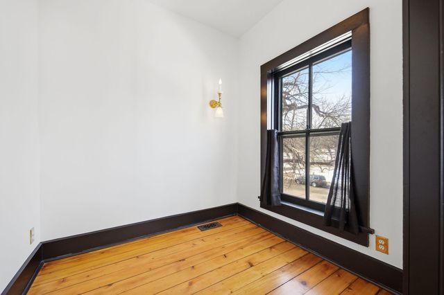 53 Irvine Park, Saint Paul, MN 55102