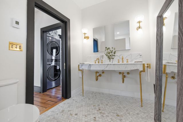 53 Irvine Park, Saint Paul, MN 55102