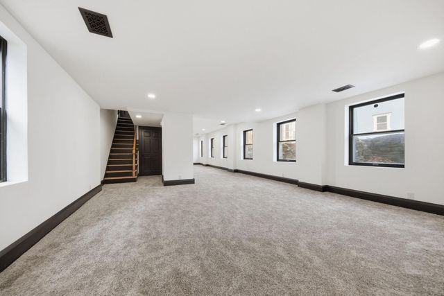 53 Irvine Park, Saint Paul, MN 55102