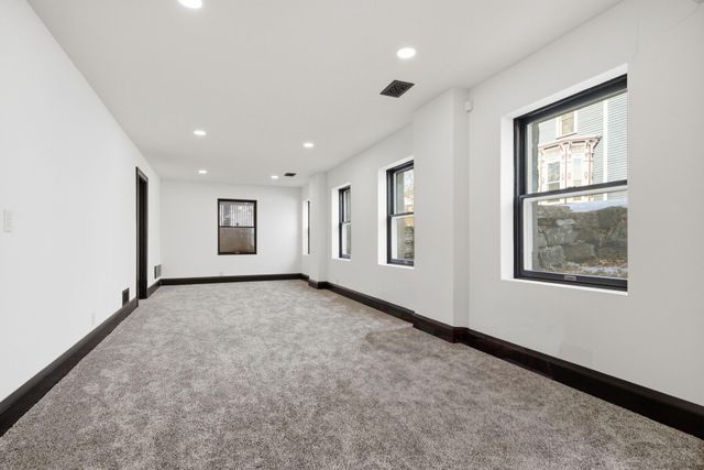 53 Irvine Park, Saint Paul, MN 55102