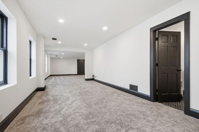 53 Irvine Park, Saint Paul, MN 55102