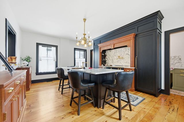 53 Irvine Park, Saint Paul, MN 55102