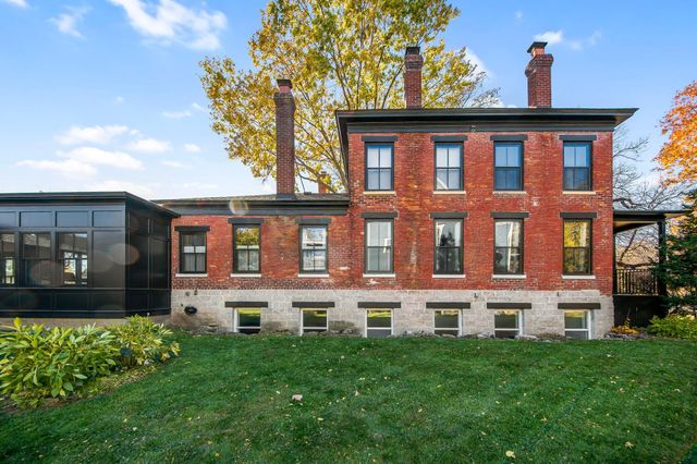 53 Irvine Park, Saint Paul, MN 55102