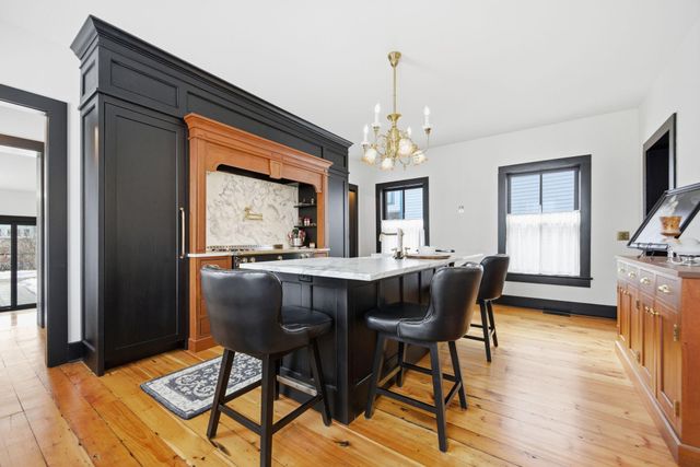 53 Irvine Park, Saint Paul, MN 55102