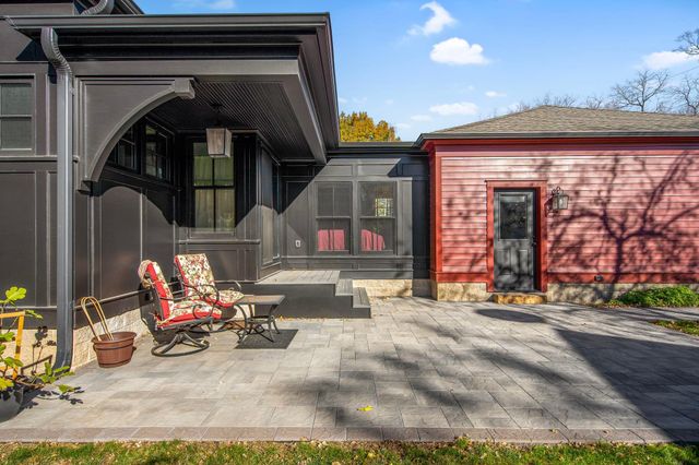 53 Irvine Park, Saint Paul, MN 55102