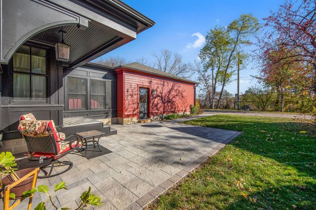 53 Irvine Park, Saint Paul, MN 55102