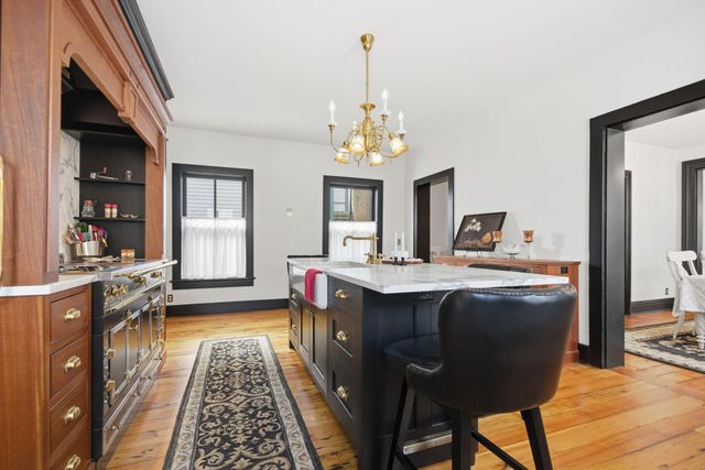 53 Irvine Park, Saint Paul, MN 55102