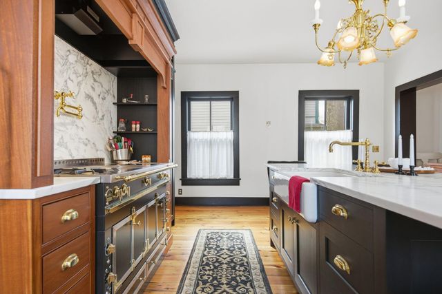 53 Irvine Park, Saint Paul, MN 55102