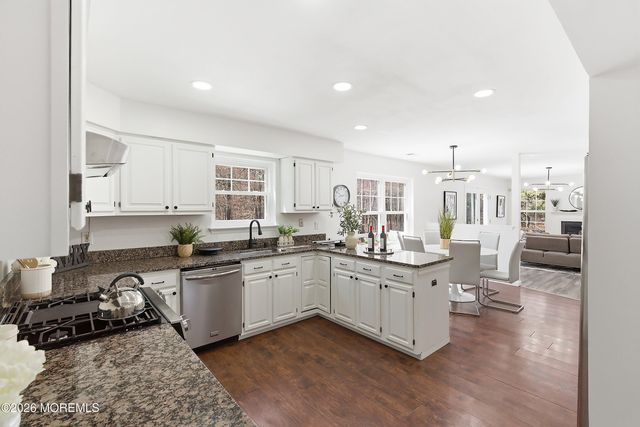 565 Buttonwood Drive, Jackson, NJ 08527