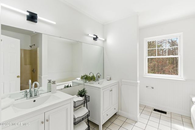 565 Buttonwood Drive, Jackson, NJ 08527