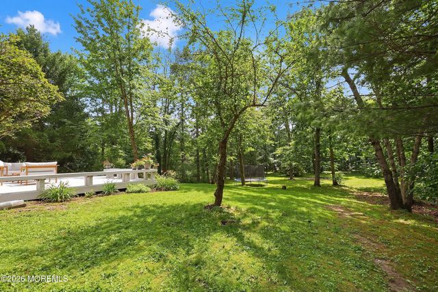 565 Buttonwood Drive, Jackson, NJ 08527